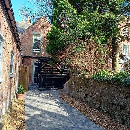 The West Wing At Eriviat Hall Hot Tub Henllan  エクステリア 写真