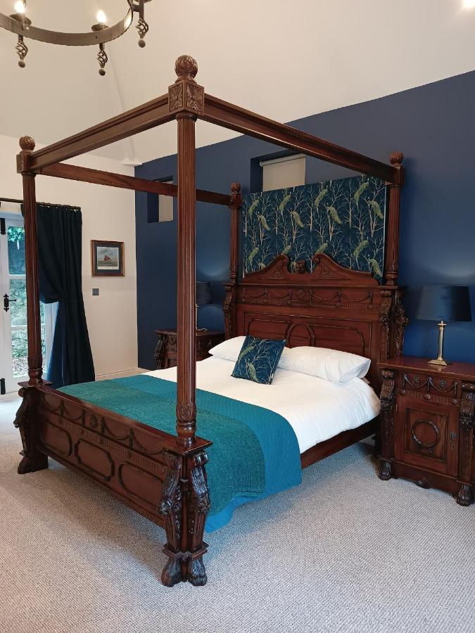 The West Wing At Eriviat Hall Hot Tub Henllan  エクステリア 写真