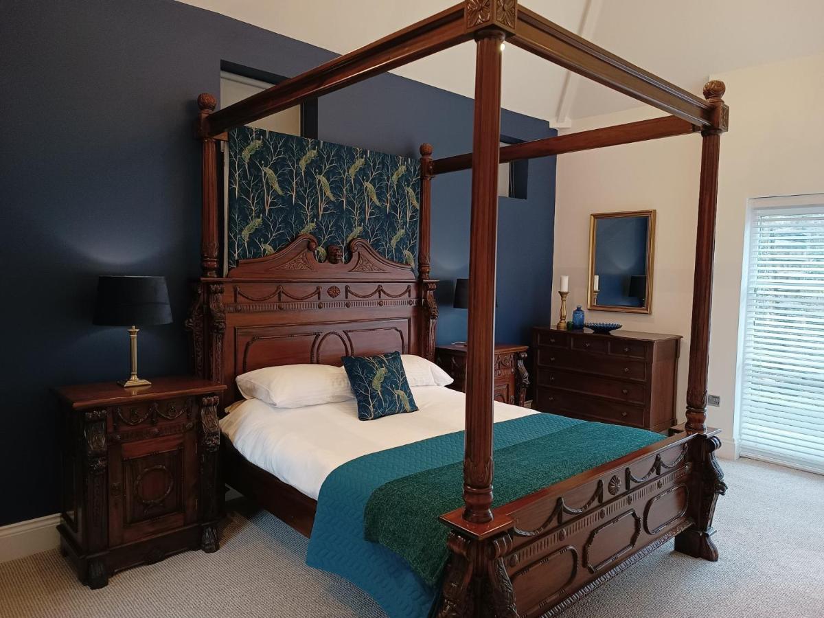 The West Wing At Eriviat Hall Hot Tub Henllan  エクステリア 写真