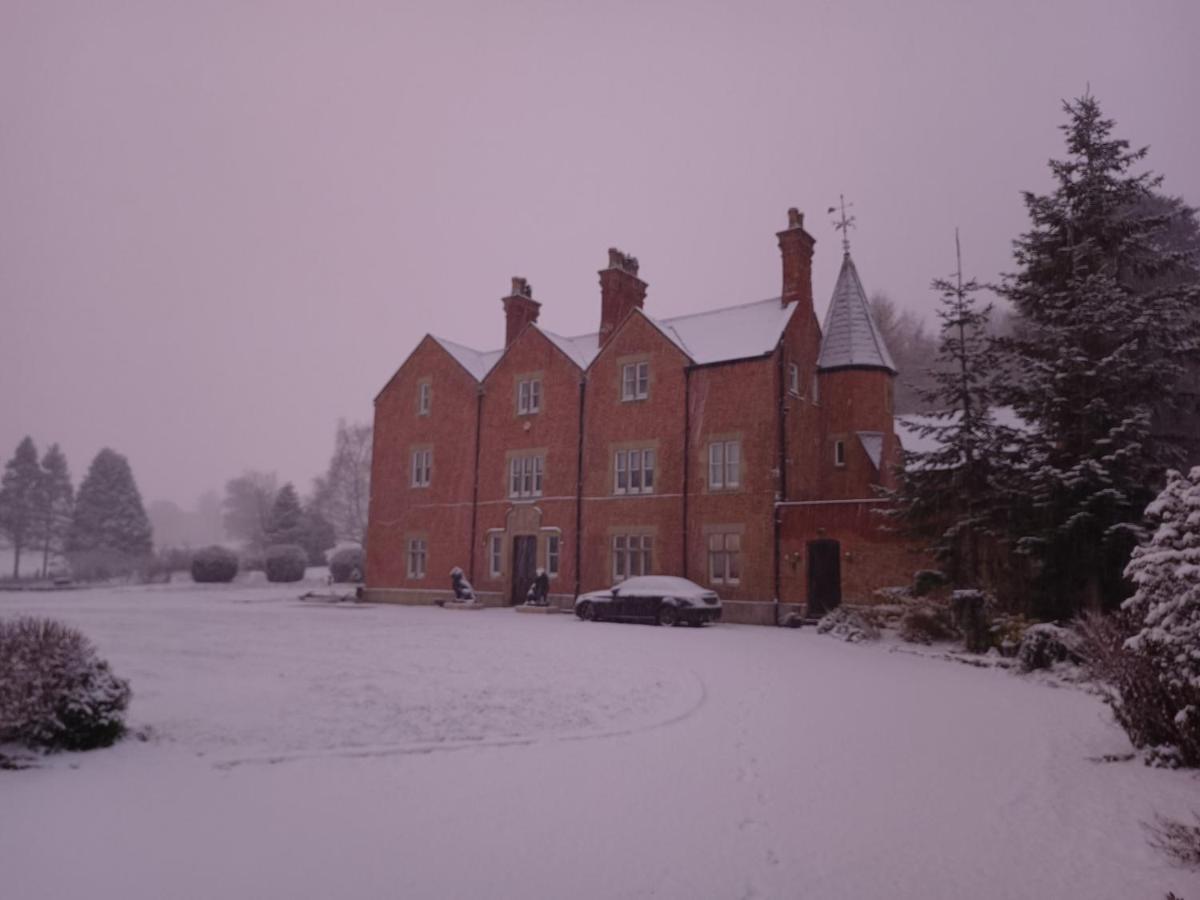 The West Wing At Eriviat Hall Hot Tub Henllan  エクステリア 写真