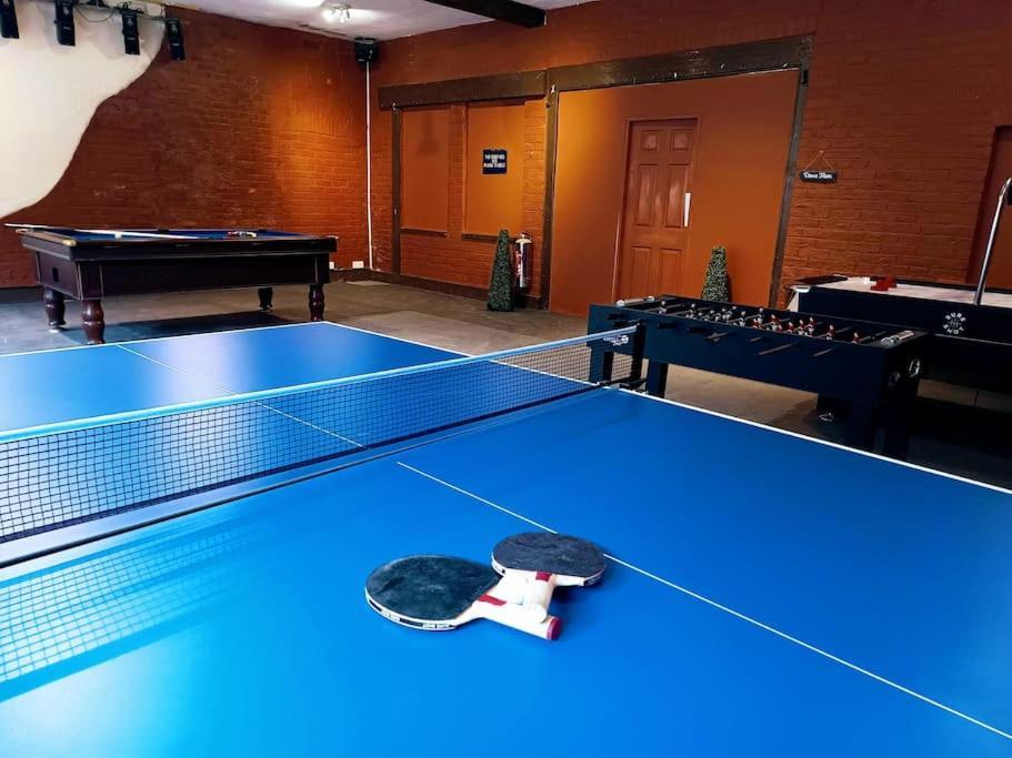 The West Wing At Eriviat Hall Hot Tub Henllan  エクステリア 写真